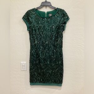 VINCE CAMUTO CAP SLEEVED, FOREST GREEN SEQUIN DRESS NEVER WORN WITH TAGS ON